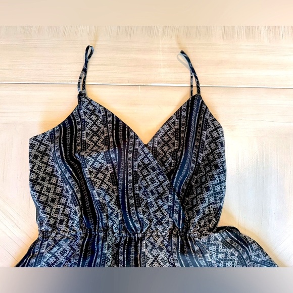 BCBGeneration Faux-wrap Ruffle Skirt Dress - Black- LIKE NEW!! -Size Small - Picture 8 of 16